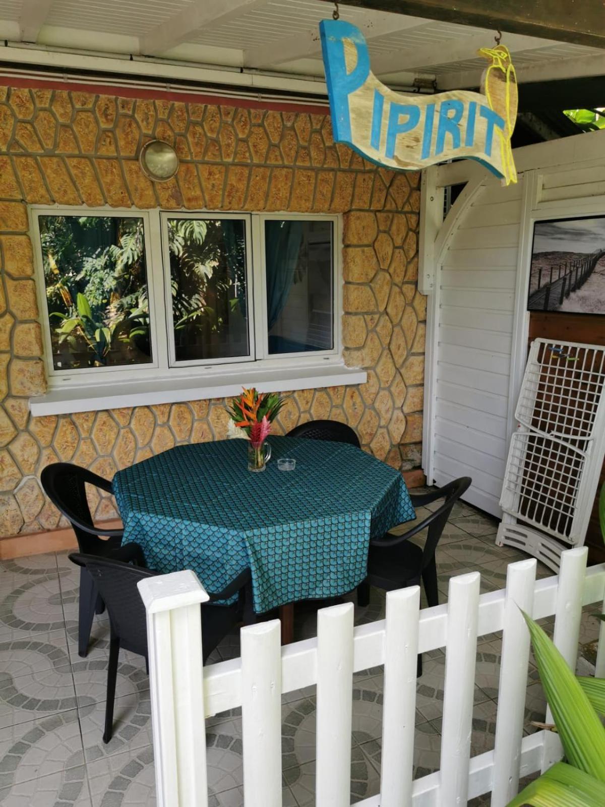 Les Gites De La Lezarde Petit-Bourg Exterior photo